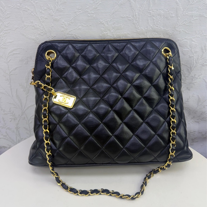 Chanel vintage black color bag-1