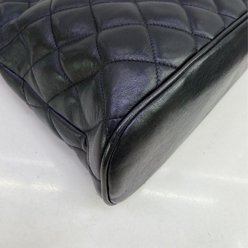 Chanel vintage black color bag-3