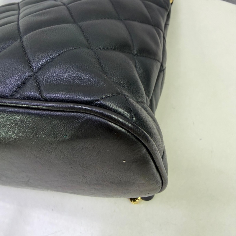 Chanel vintage black color bag-4