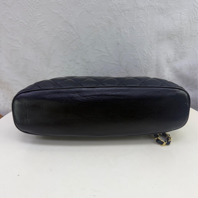 Chanel vintage black color bag-7