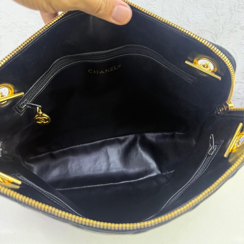 Chanel vintage black color bag-12