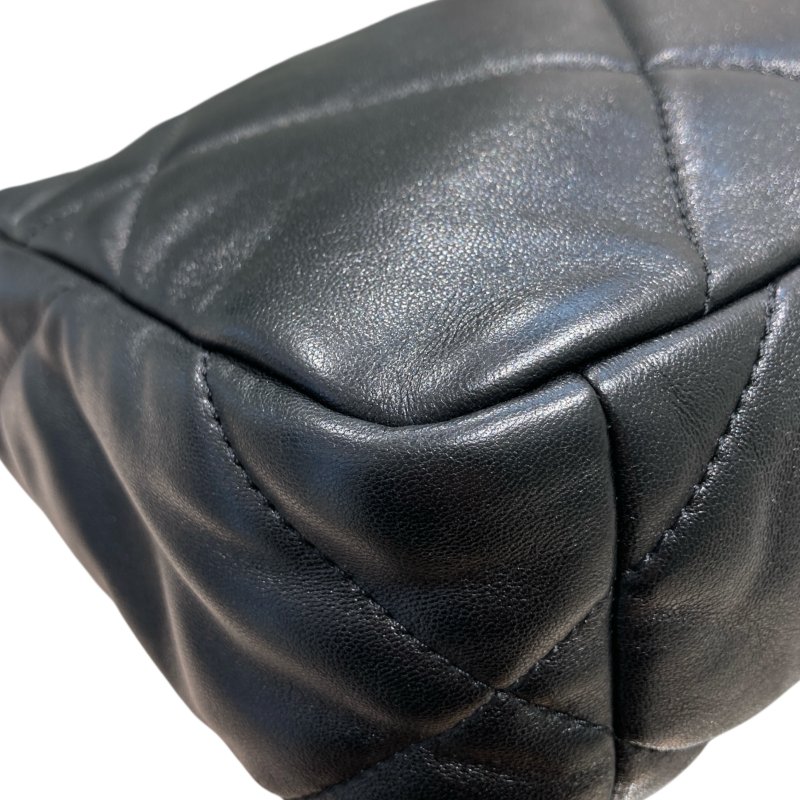 CHANEL 香奈兒 19 BAG 小號 翻蓋肩側背包 亮面小羊皮 黑色 銀釦-9