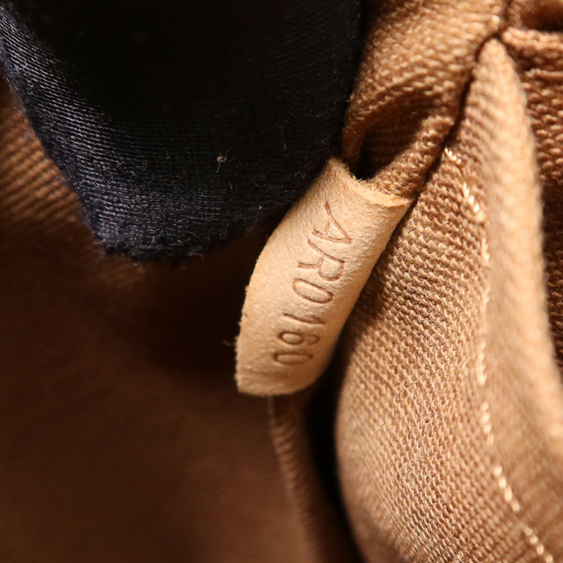 LOUIS VUITTON Monogram Trotteur Beaubourg金扣肩背袋-6