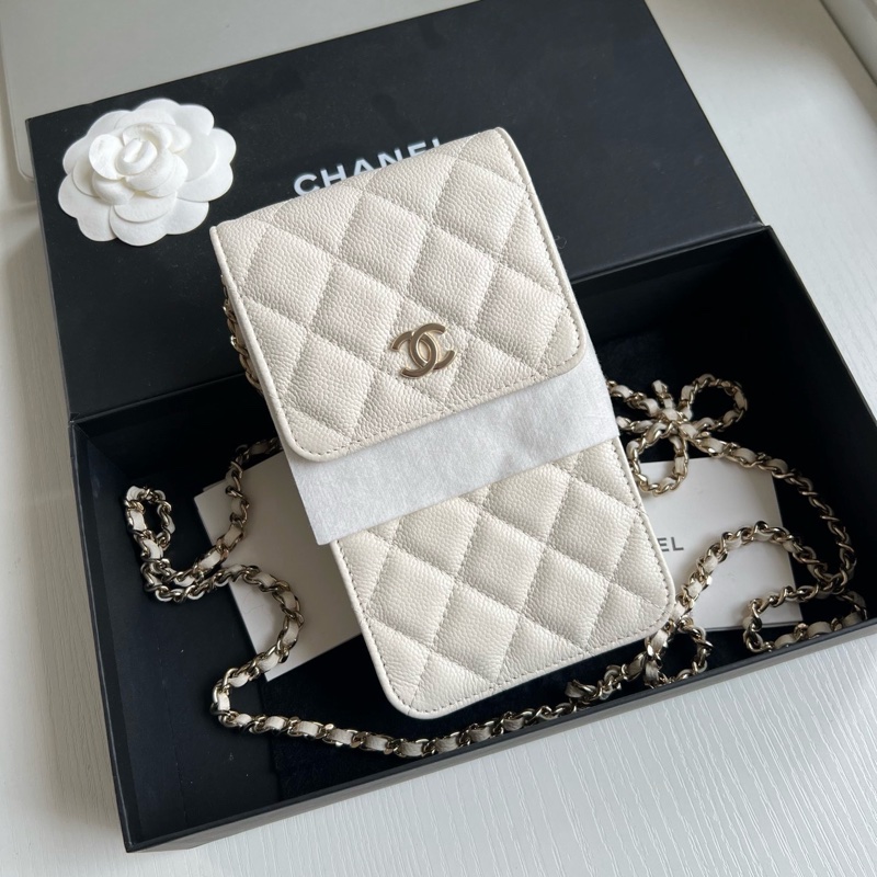 Chanel 23s春夏蝴蝶結荔枝紋牛皮手機包,尺寸約10*18cm。。-0