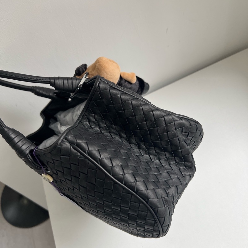 BV 黑色編織菜籃子 內置隔層多 尺寸約28*18*16cm。-4