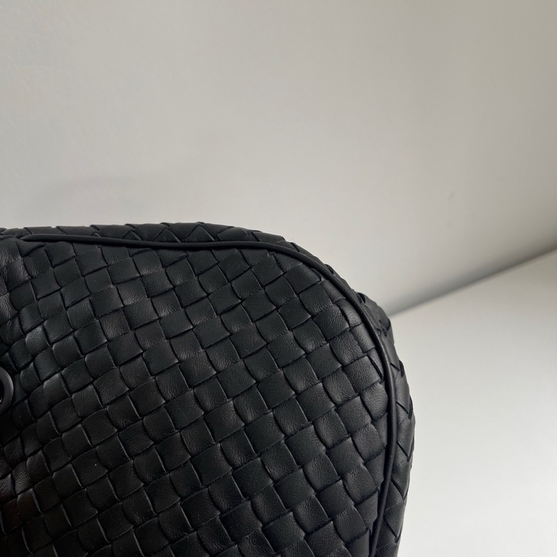 BV 黑色編織菜籃子 內置隔層多 尺寸約28*18*16cm。-8