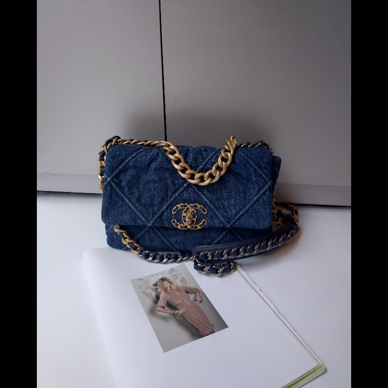 Chanel 鍊帶藍色丹寧布19包 26-0