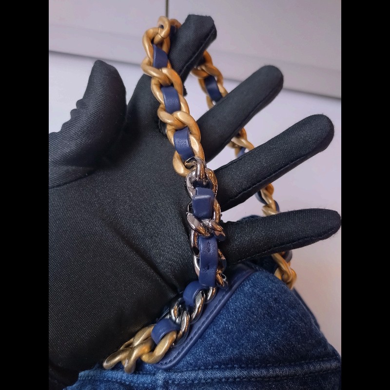 Chanel 鍊帶藍色丹寧布19包 26-23