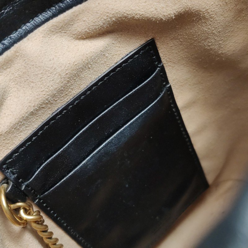 Gucci GG Marmont迷你牛皮V紋絎縫雙G標誌水桶包斜背包單肩包-9