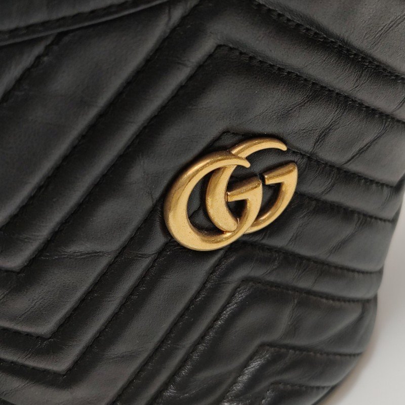 Gucci GG Marmont迷你牛皮V紋絎縫雙G標誌水桶包斜背包單肩包-12