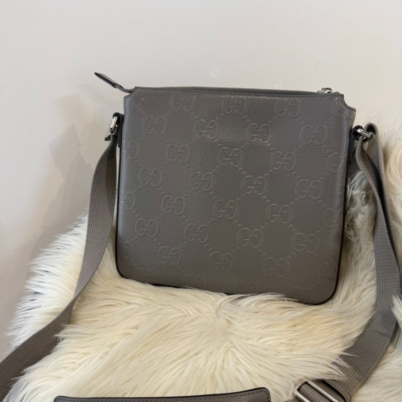 GUCCI 雙G LOGO壓花灰色郵包-0