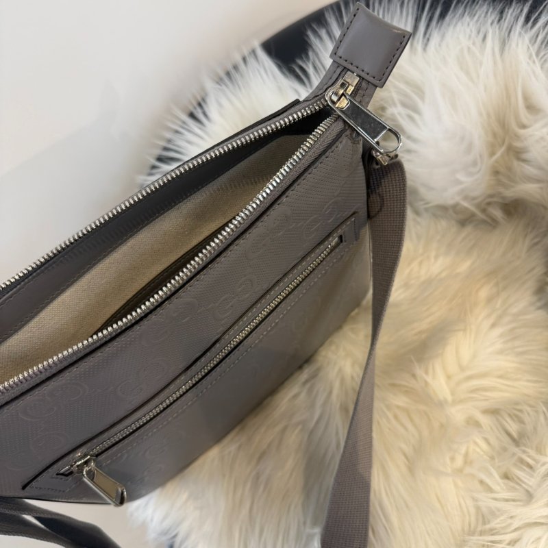 GUCCI 雙G LOGO壓花灰色郵包-5