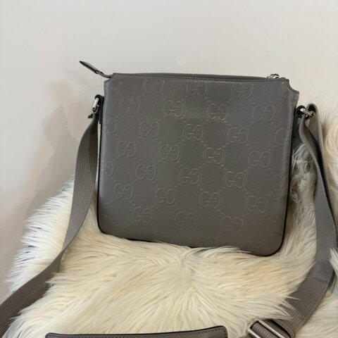 GUCCI 雙G LOGO壓花灰色郵包
