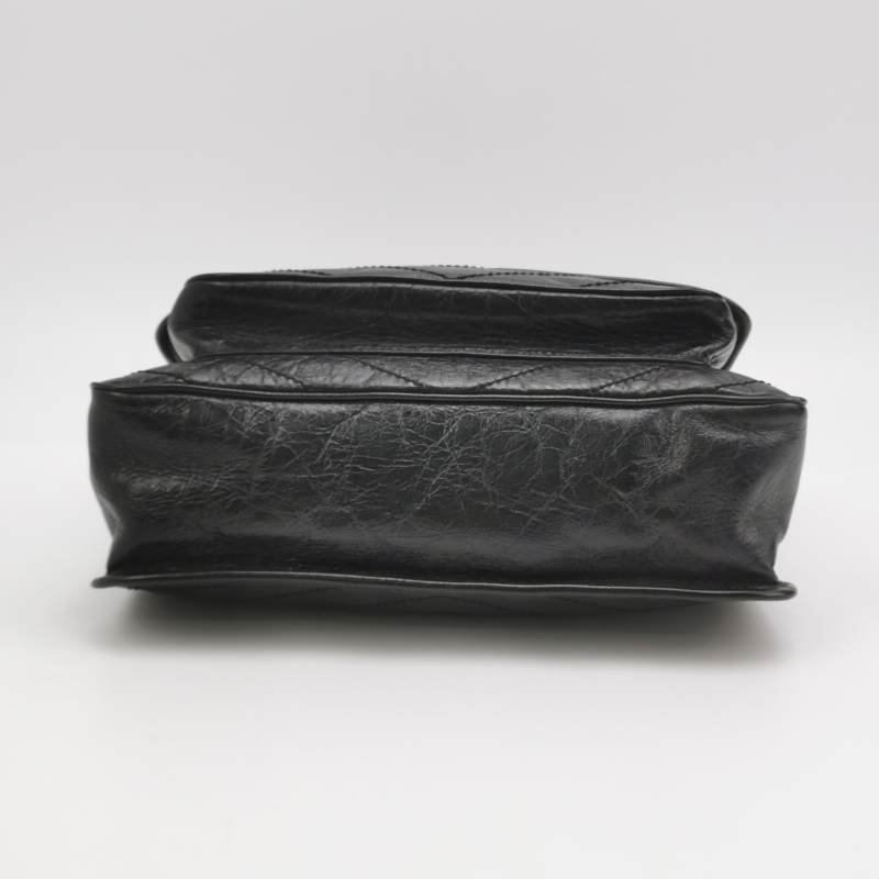 Saint Laurent Niki大油蠟皮純色V紋絎縫YSL 標誌肩包-5