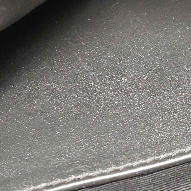Saint Laurent Niki大油蠟皮純色V紋絎縫YSL 標誌肩包-10