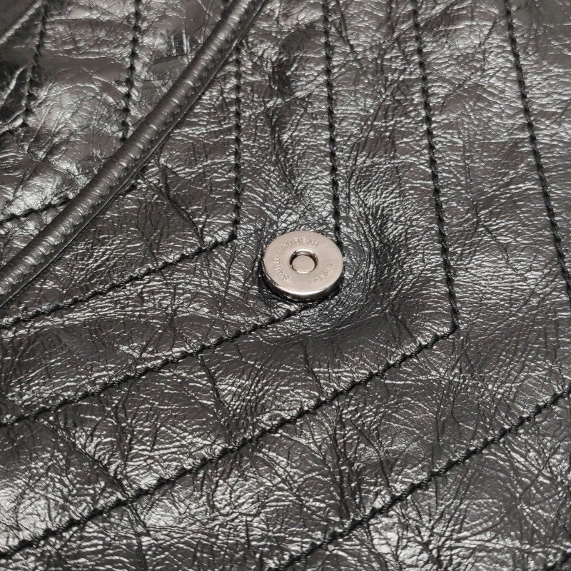 Saint Laurent Niki大油蠟皮純色V紋絎縫YSL 標誌肩包-12