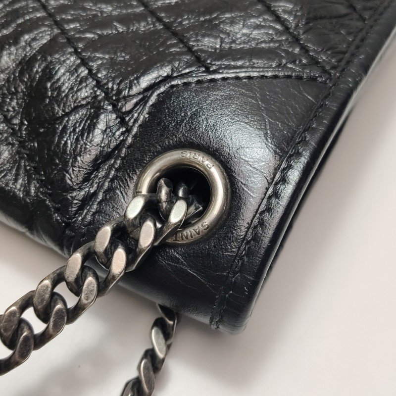 Saint Laurent Niki大油蠟皮純色V紋絎縫YSL 標誌肩包-13