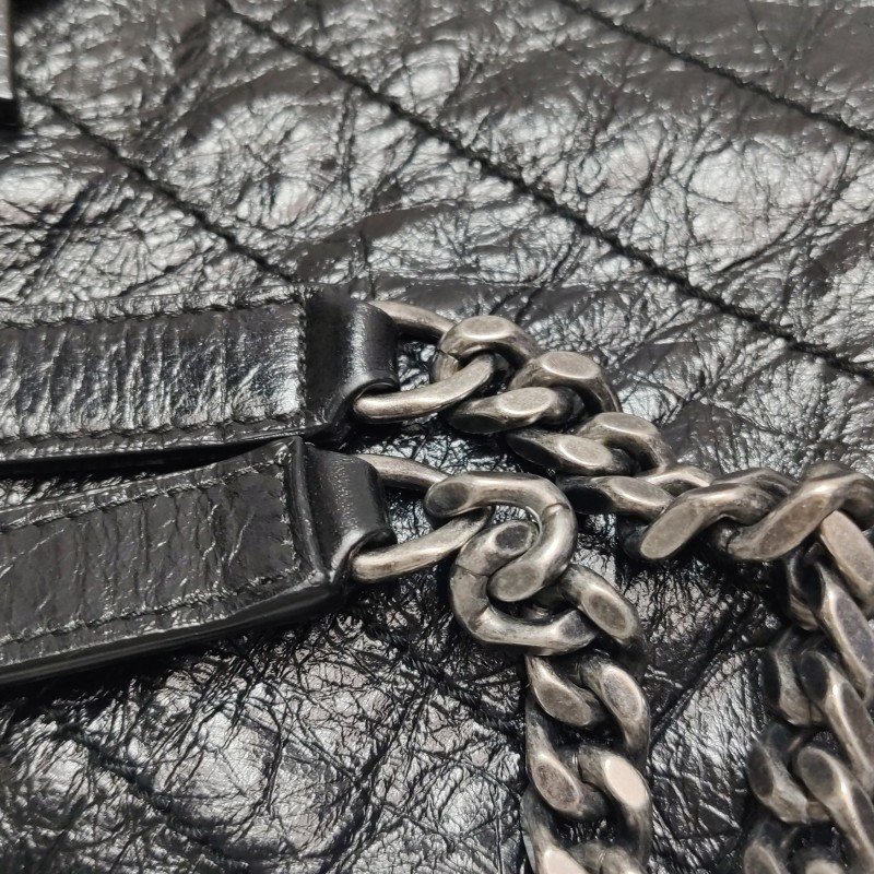 Saint Laurent Niki大油蠟皮純色V紋絎縫YSL 標誌肩包-14