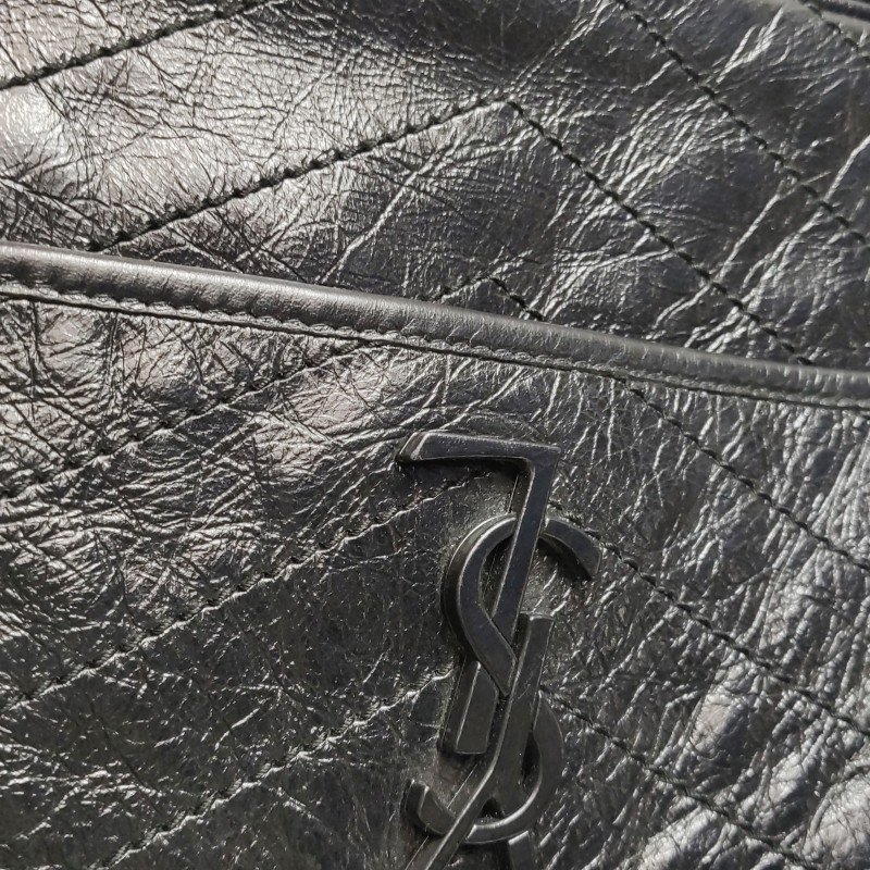 Saint Laurent Niki大油蠟皮純色V紋絎縫YSL 標誌肩包-15