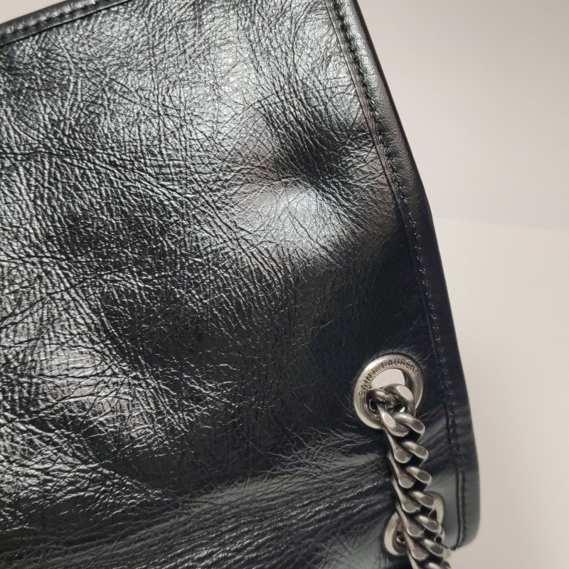 Saint Laurent Niki大油蠟皮純色V紋絎縫YSL 標誌肩包-19