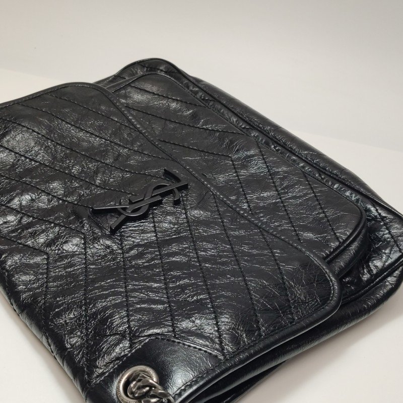 Saint Laurent Niki大油蠟皮純色V紋絎縫YSL 標誌肩包-20