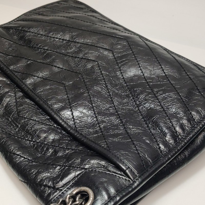 Saint Laurent Niki大油蠟皮純色V紋絎縫YSL 標誌肩包-21