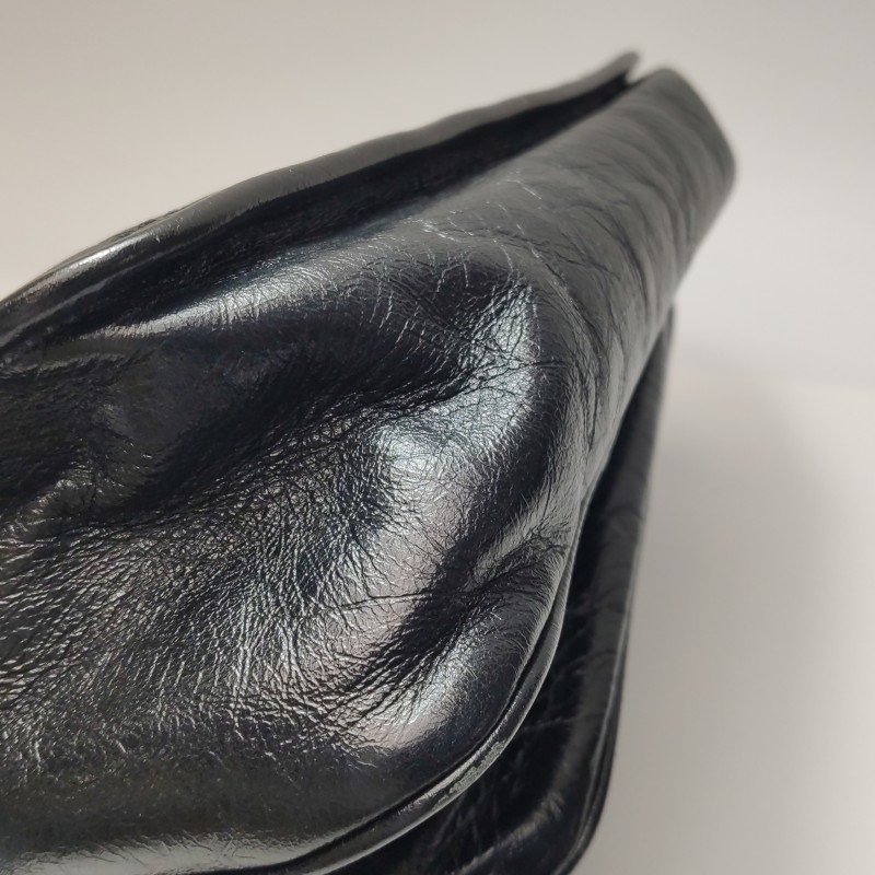 Saint Laurent Niki大油蠟皮純色V紋絎縫YSL 標誌肩包-22