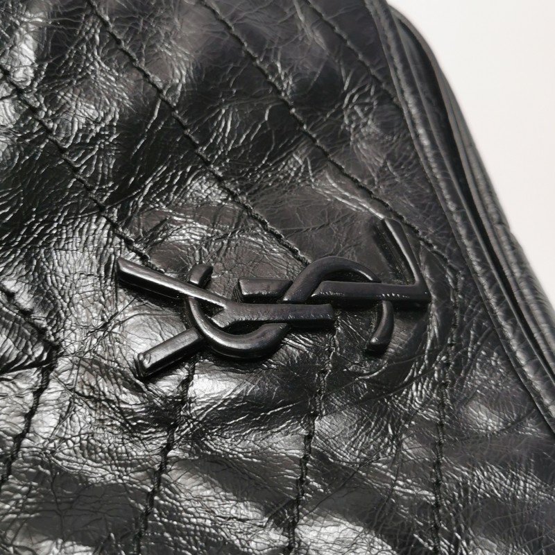 Saint Laurent Niki迷你油蠟皮純色V紋絎縫YSL標誌斜背包單肩包-15