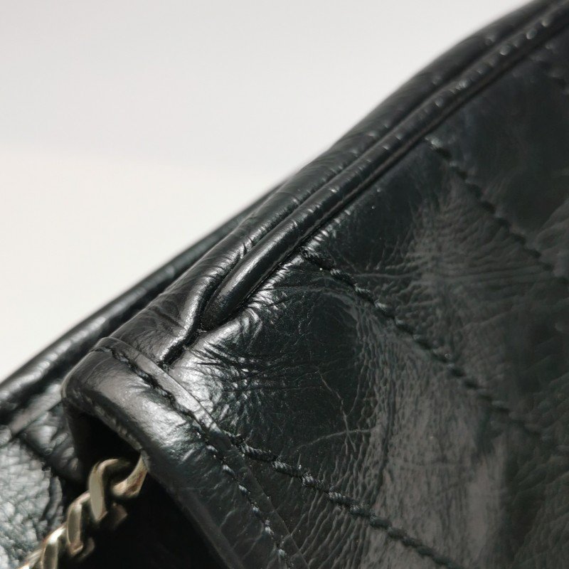 Saint Laurent Niki迷你油蠟皮純色V紋絎縫YSL標誌斜背包單肩包-17