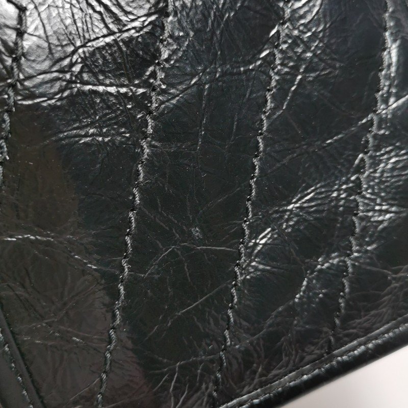 Saint Laurent Niki迷你油蠟皮純色V紋絎縫YSL標誌斜背包單肩包-18