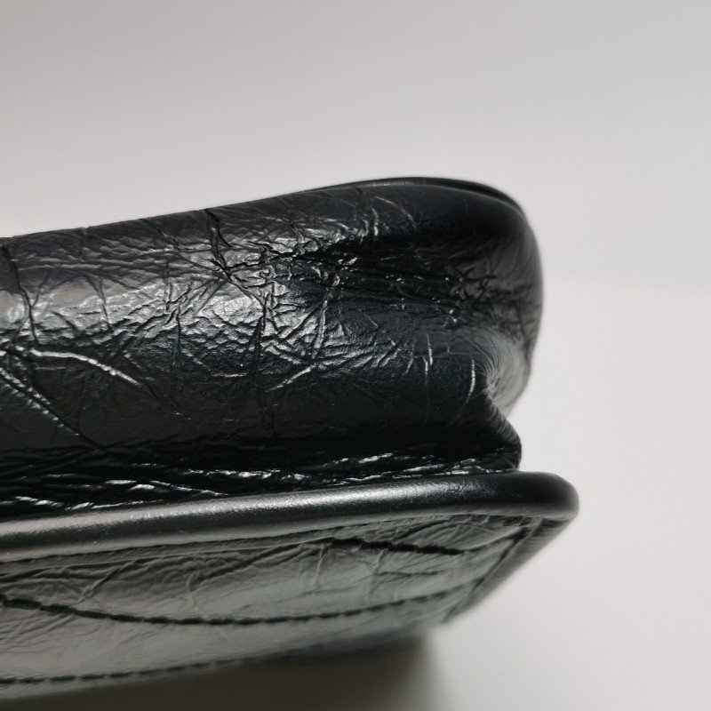 Saint Laurent Niki迷你油蠟皮純色V紋絎縫YSL標誌斜背包單肩包-23