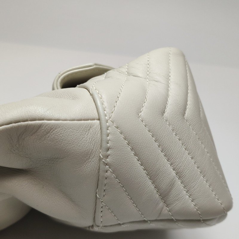 Saint Laurent Joe迷你羊皮純色V紋絎縫YSL標誌肩包斜背包-16