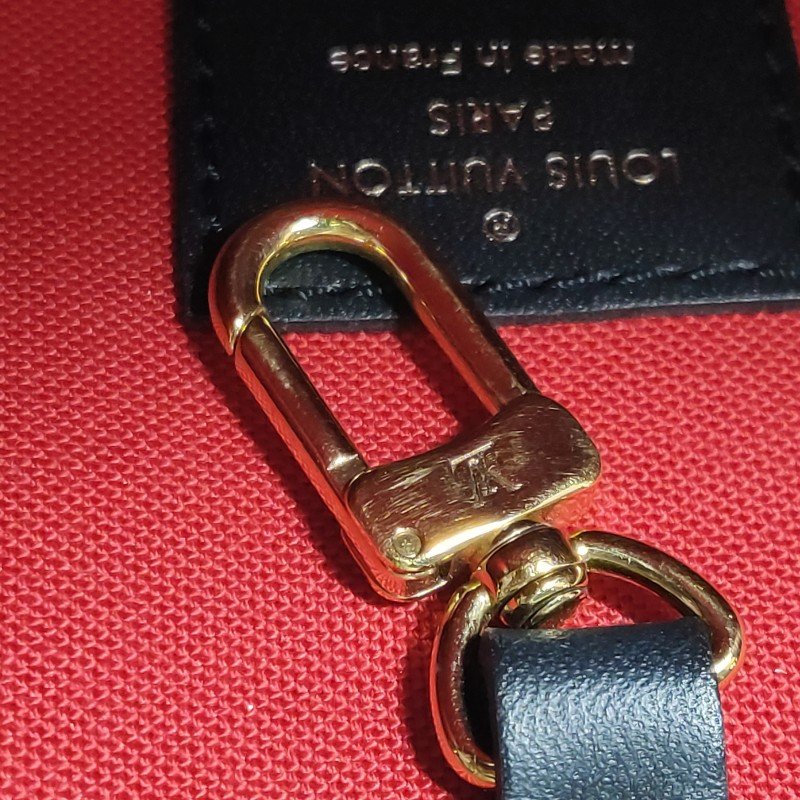 Louis Vuitton (LV) Onthego中型牛皮Gaint Monogram單肩包晶片款-9