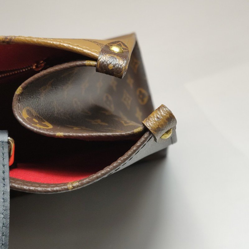 Louis Vuitton (LV) Onthego中型牛皮Gaint Monogram單肩包晶片款-15