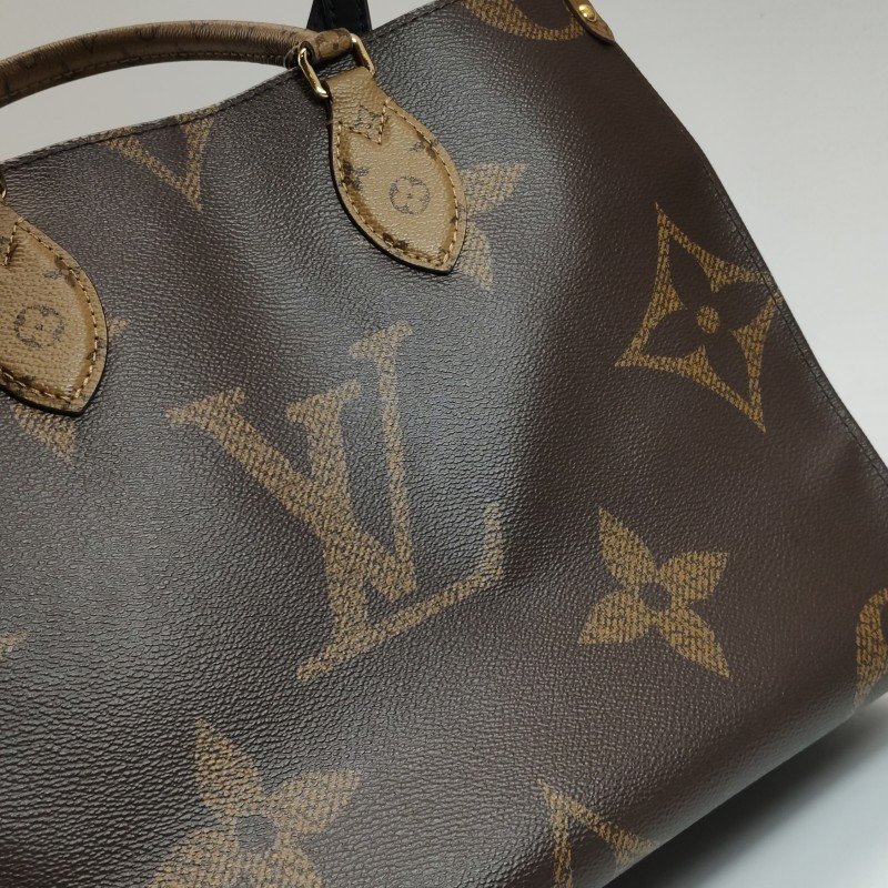 Louis Vuitton (LV) Onthego中型牛皮Gaint Monogram單肩包晶片款-16