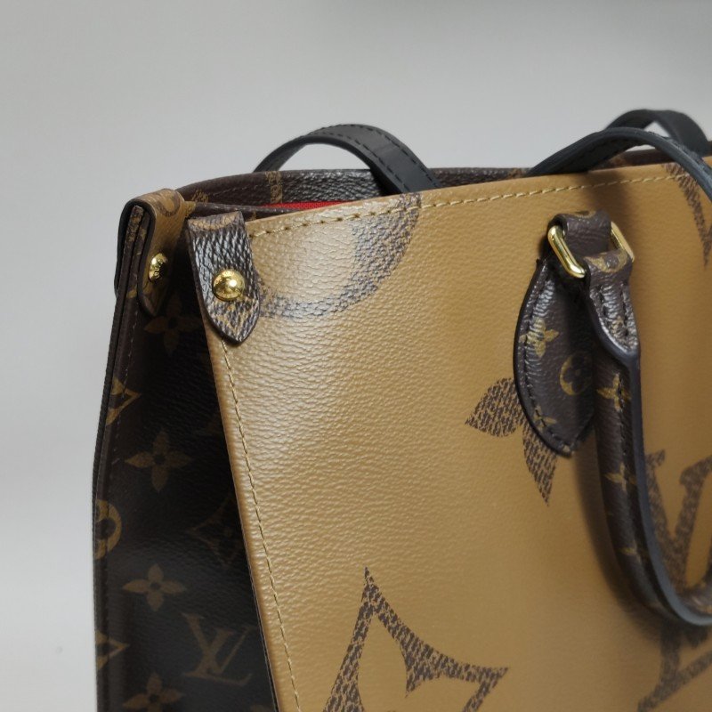 Louis Vuitton (LV) Onthego中型牛皮Gaint Monogram單肩包晶片款-17