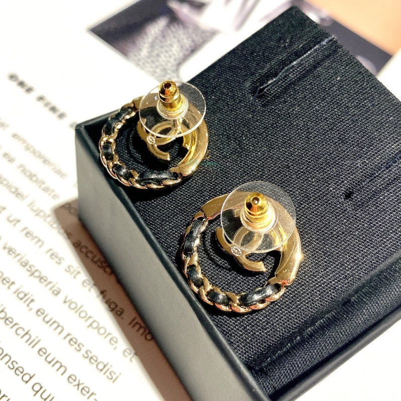 CHANEL AB7845 淡金 雙C 圓形x皮穿鍊 針式耳環-3