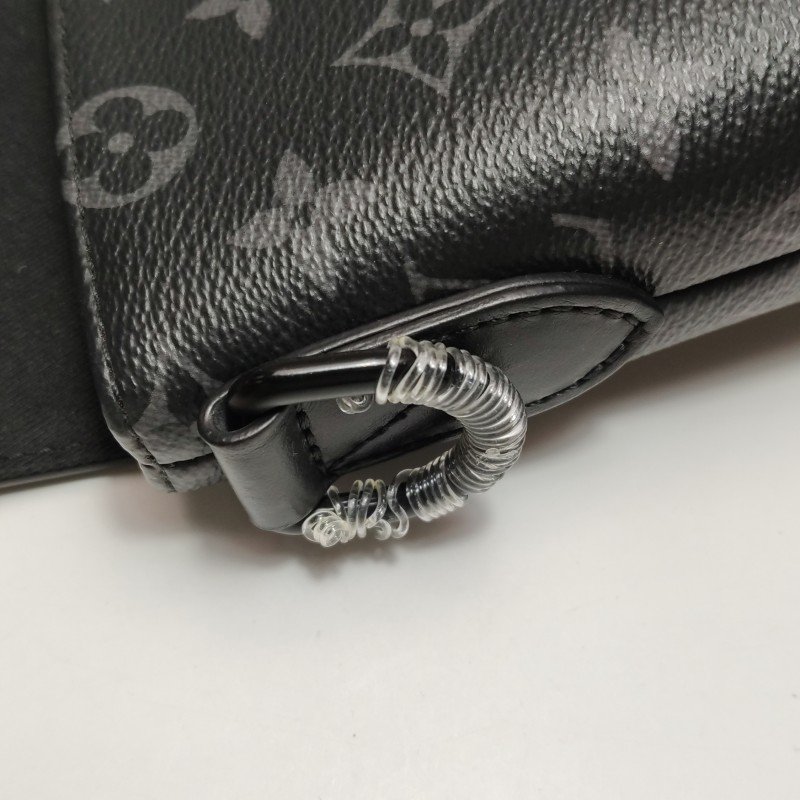 Louis Vuitton (LV)Saumur雙子星牛皮老花皮帶 扣斜背包單肩包晶片款-13