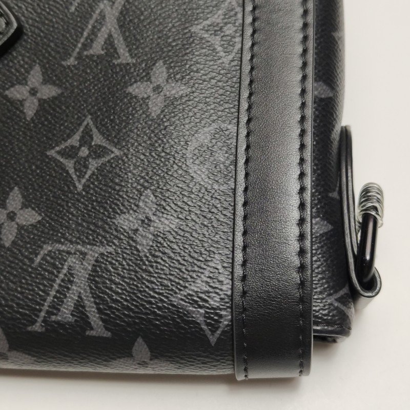 Louis Vuitton (LV)Saumur雙子星牛皮老花皮帶 扣斜背包單肩包晶片款-19