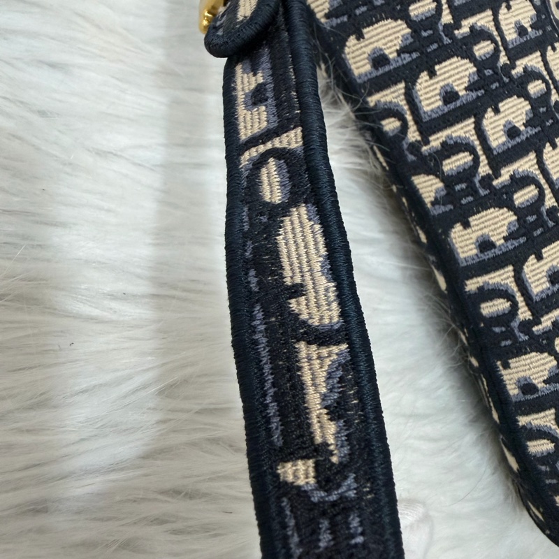 Dior Saddle M0446藍色 緹花 老花 CD 金釦 馬鞍包 手提包單肩包-10