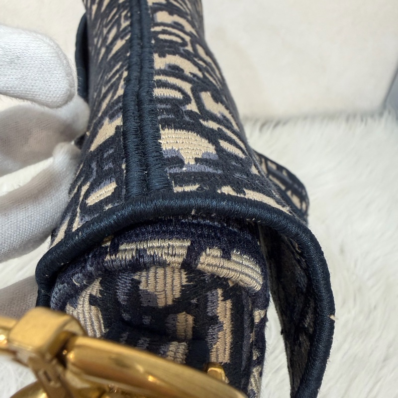 Dior Saddle M0446藍色 緹花 老花 CD 金釦 馬鞍包 手提包單肩包-11