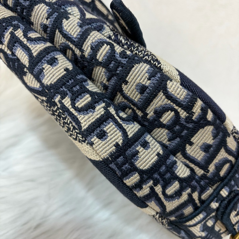 Dior Saddle M0446藍色 緹花 老花 CD 金釦 馬鞍包 手提包單肩包-18