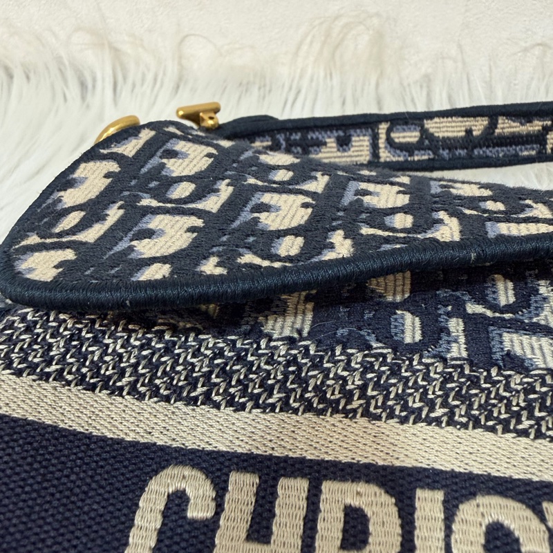 Dior Saddle M0446藍色 緹花 老花 CD 金釦 馬鞍包 手提包單肩包-26