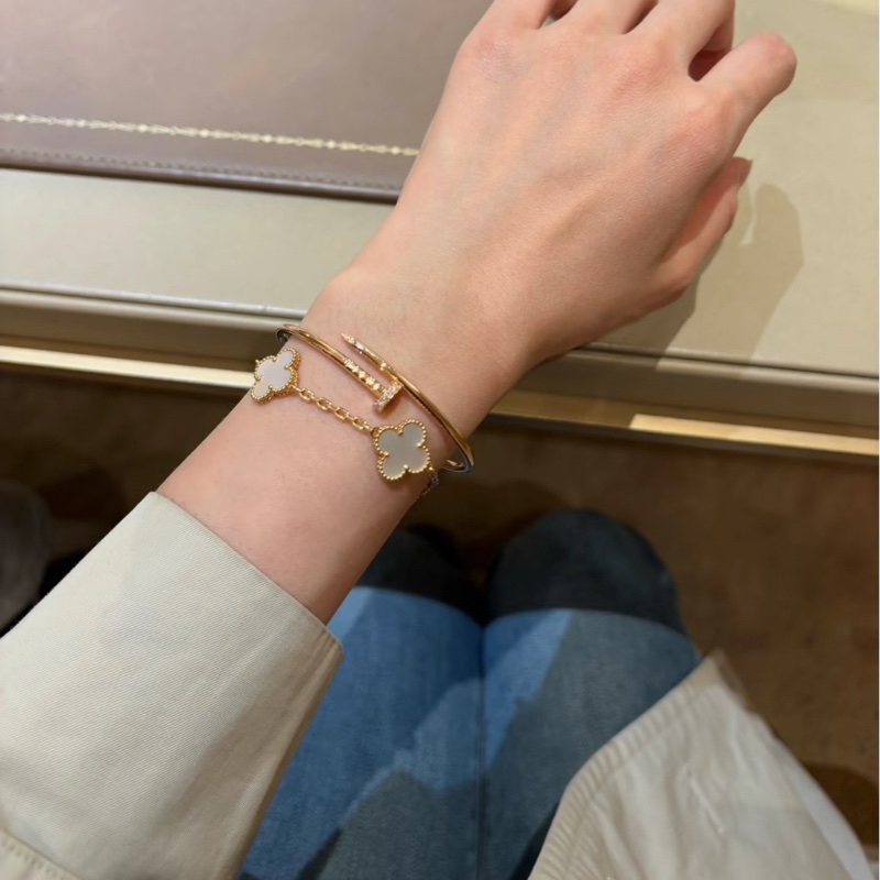 VCA梵克雅宝 白贝母五花四叶草手链-4