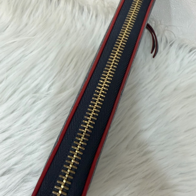 LV M69415 Clemence 海軍藍壓紋 紅邊 牛皮 拉鍊長夾-4