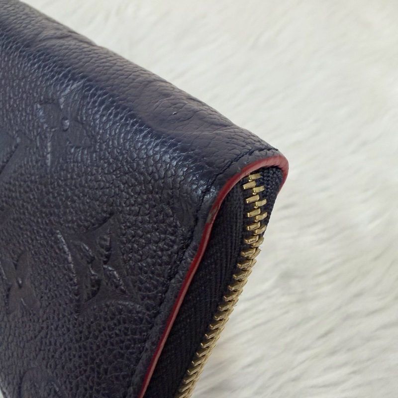 LV M69415 Clemence 海軍藍壓紋 紅邊 牛皮 拉鍊長夾-15