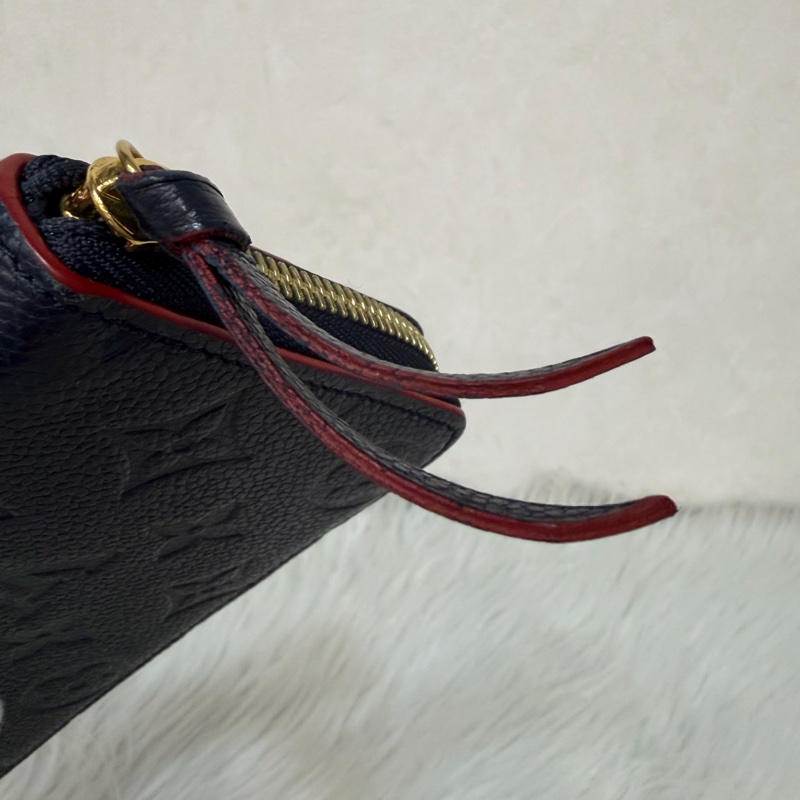 LV M69415 Clemence 海軍藍壓紋 紅邊 牛皮 拉鍊長夾-27