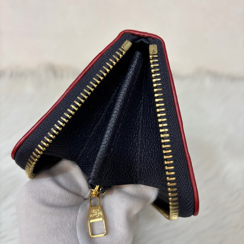 LV M69415 Clemence 海軍藍壓紋 紅邊 牛皮 拉鍊長夾-30