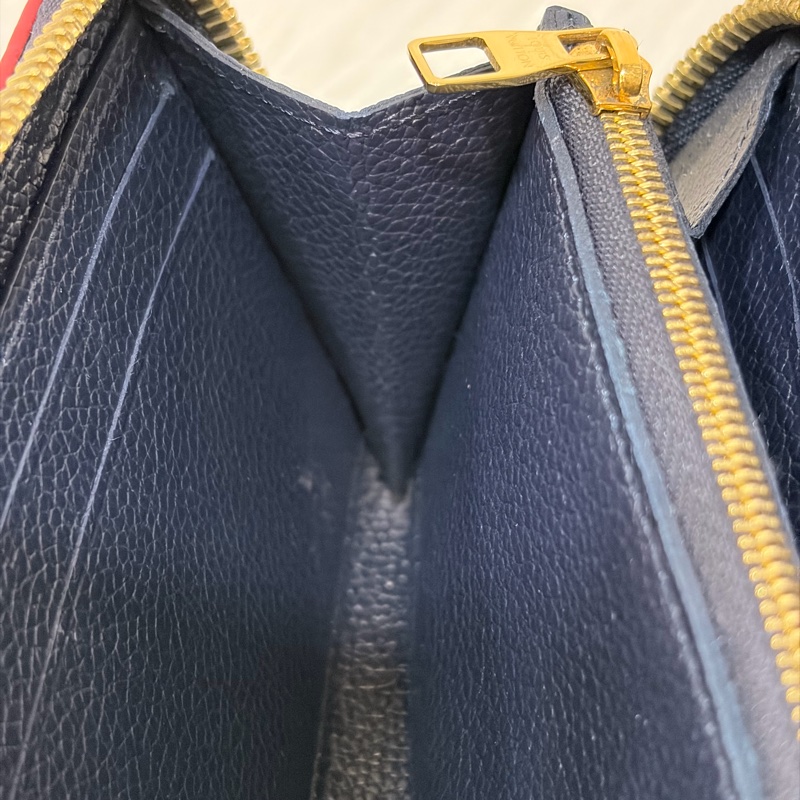 LV M69415 Clemence 海軍藍壓紋 紅邊 牛皮 拉鍊長夾-39
