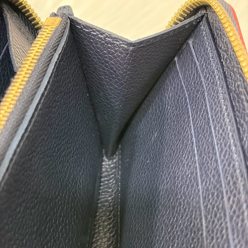 LV M69415 Clemence 海軍藍壓紋 紅邊 牛皮 拉鍊長夾-40